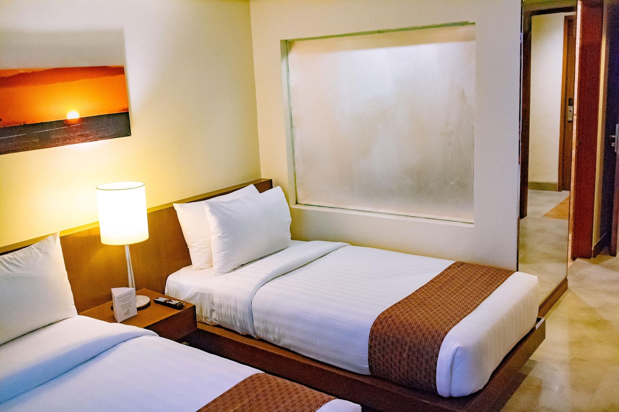 Crown Regency Beach Resort Manoc-Manoc Exterior photo