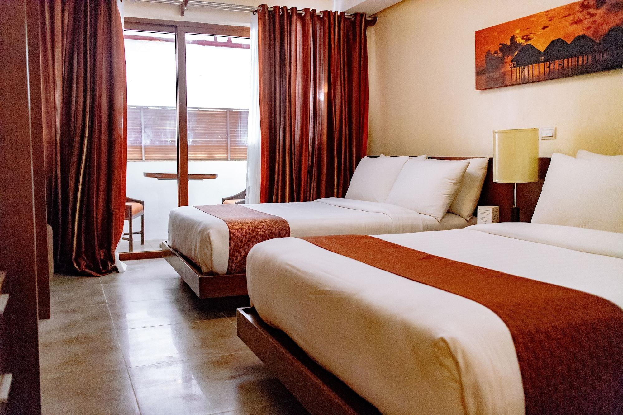 Crown Regency Beach Resort Manoc-Manoc Exterior photo