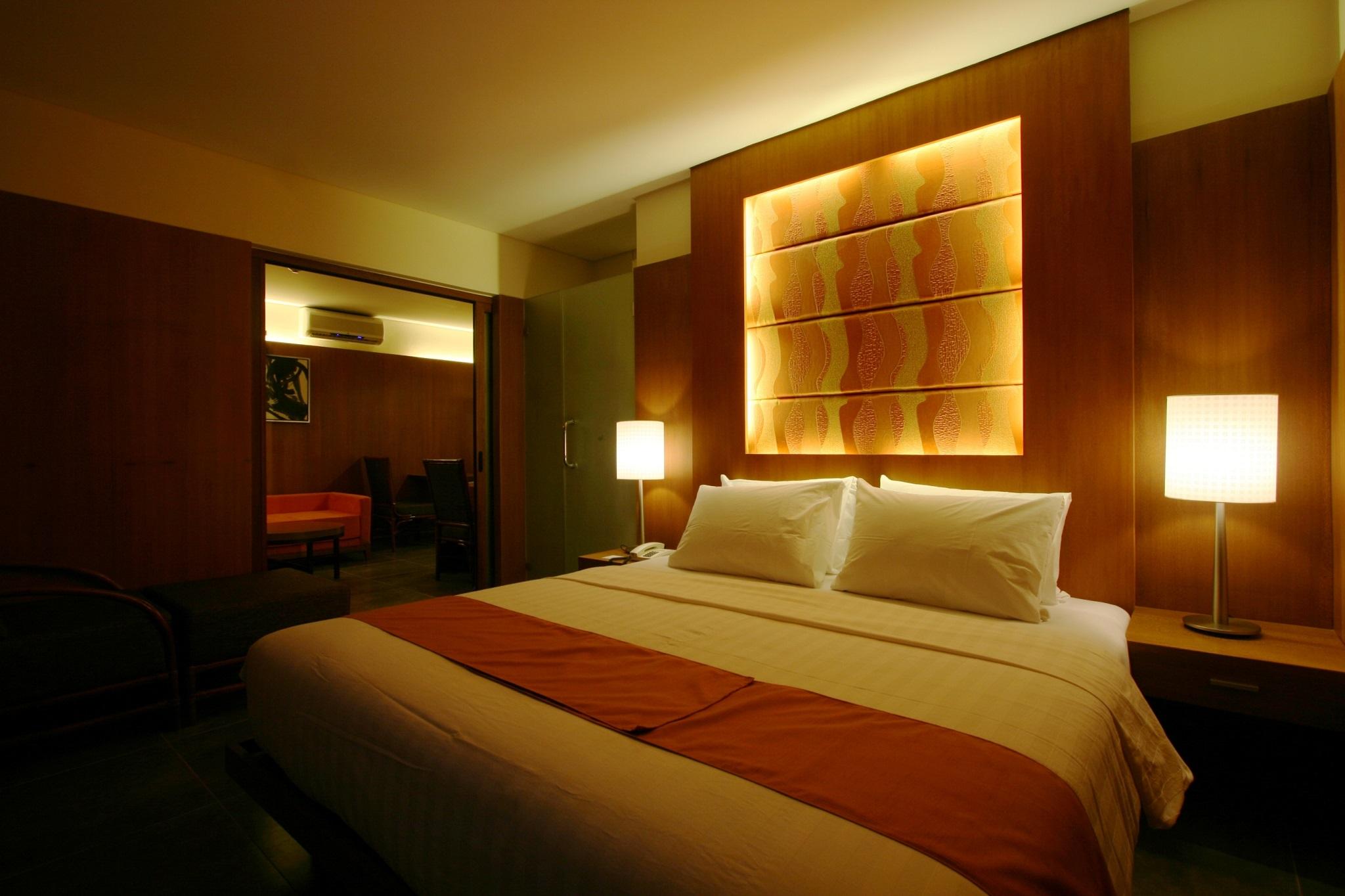 Crown Regency Beach Resort Manoc-Manoc Exterior photo