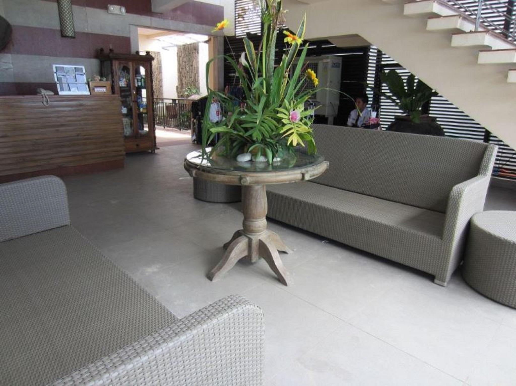 Crown Regency Beach Resort Manoc-Manoc Exterior photo